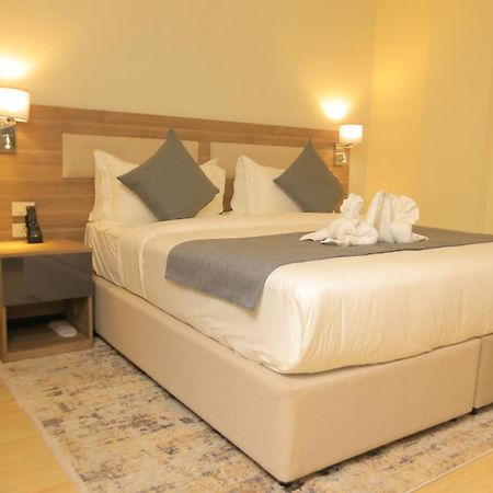 Triple E Hotel And Spa Addis Abeba Exterior foto