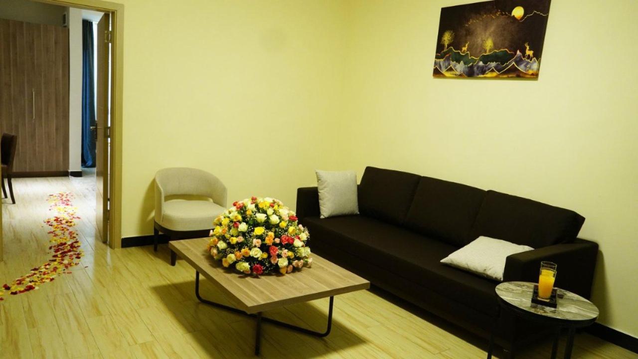 Triple E Hotel And Spa Addis Abeba Exterior foto