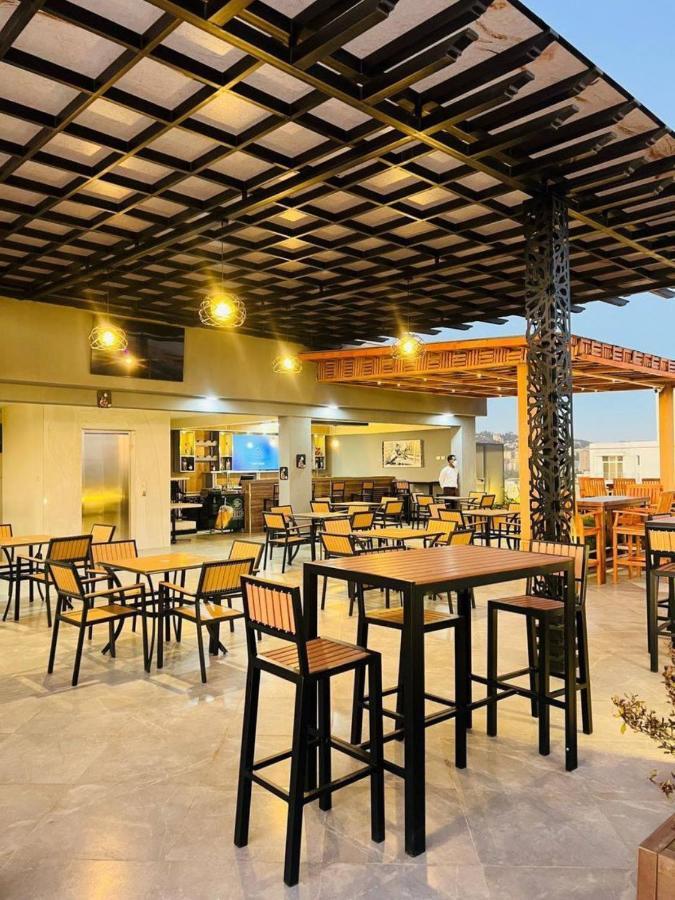 Triple E Hotel And Spa Addis Abeba Exterior foto